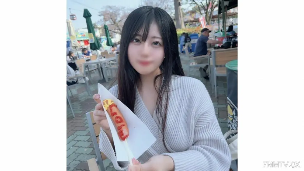 FC2-PPV-4545557 - Looks! This is a 3-day limit! At the end of the school day, a twisted college girl—once she’s shy yet bold enough to drown herself—will transform! This perverted woman craves two consecutive vaginal cumsh