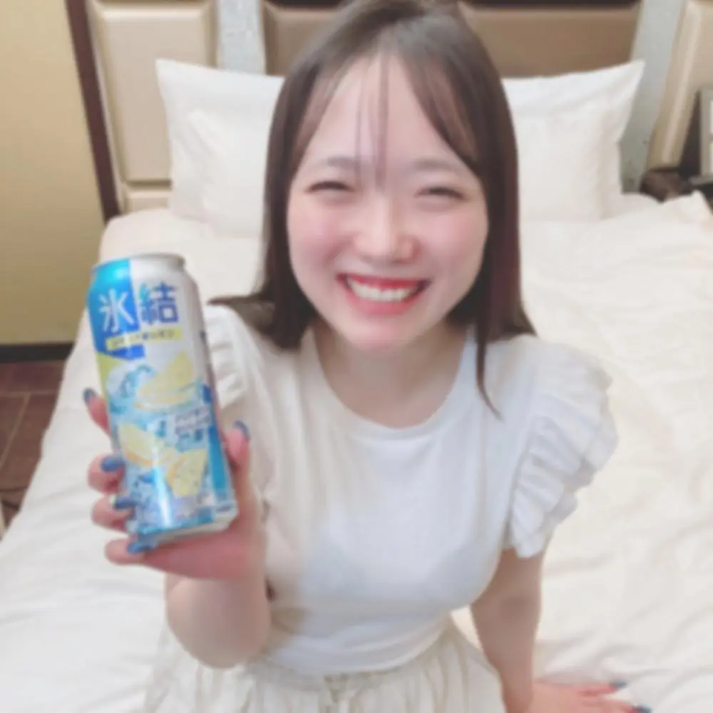 FC2-PPV-4720687 - 【Total 3 Shots】! The Legendary Splash Queen! A lewd, fair-skinned, premature ejaculating squirting beauty. She milks pure, 100% semen to satisfy her own pleasure.