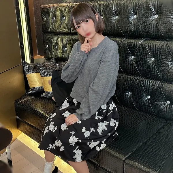 FC2-PPV-4427074 - A fair-skinned, short-haired, demure type. Behind her demure office worker facade lies a wildly uninhibited, incredibly sexy beauty. Two consecutive creampies in her hairless pussy!